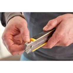 Stanley Cuttermesser FatMax18 Mm Mit Magazin Schwarz-Gelb 15 Stanley Cuttermesser FatMax18 Mm Mit Magazin Schwarz-Gelb -Gartengeräte Geschäft 104279 2012 010481 A2