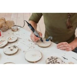 Dremel Multifunktionswerkzeug 2050 Stylo+ -Gartengeräte Geschäft 3 ornamentmaking21cropped