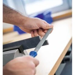 LUX Präzisionsschraubstock Comfort 7 LUX Präzisionsschraubstock Comfort -Gartengeräte Geschäft 4007875476523 A01 290316