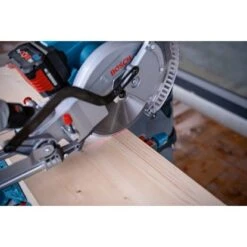 Bosch Professional Akku-Kapp- Und Gehrungssäge GCM 18 V-254 D -Gartengeräte Geschäft 4059952613284 4928 A 05